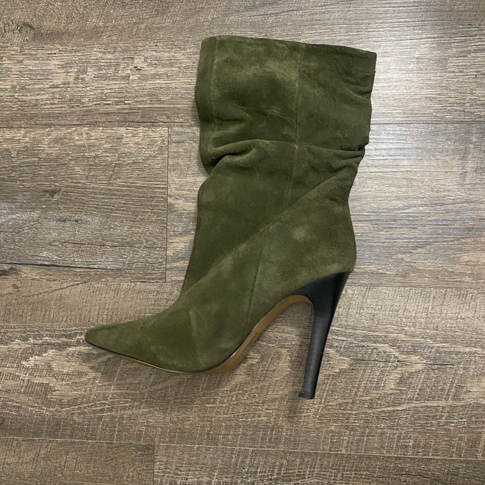 Green suede ALDO calf boots 4.5 in heel. Women’s size 8(fit a little snug)